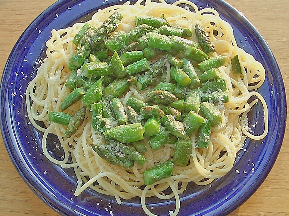 Grüner Spargel mit Spaghetti von remgis| Chefkoch
