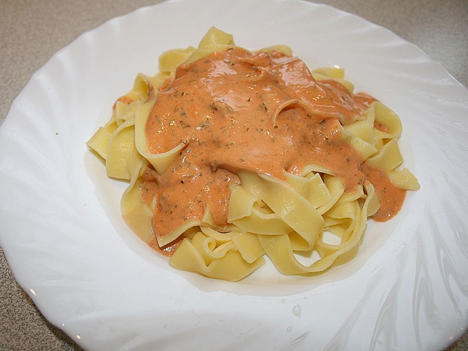 Bandnudeln in Tomatensahne von lobloch4| Chefkoch