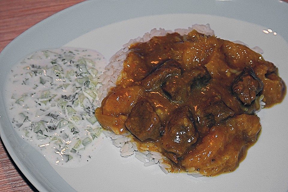 Rindercurry mit Orangen und Joghurt - Dip