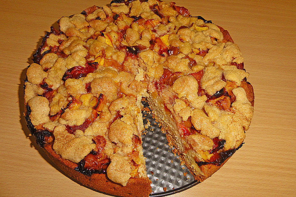 Pfirsichkuchen mit Zimtstreuseln