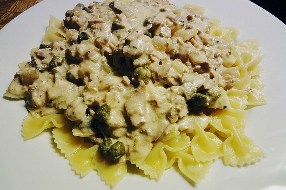 Farfalle mit Thunfisch und Kapern