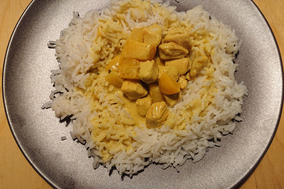 Hähnchen in Curry - Soße