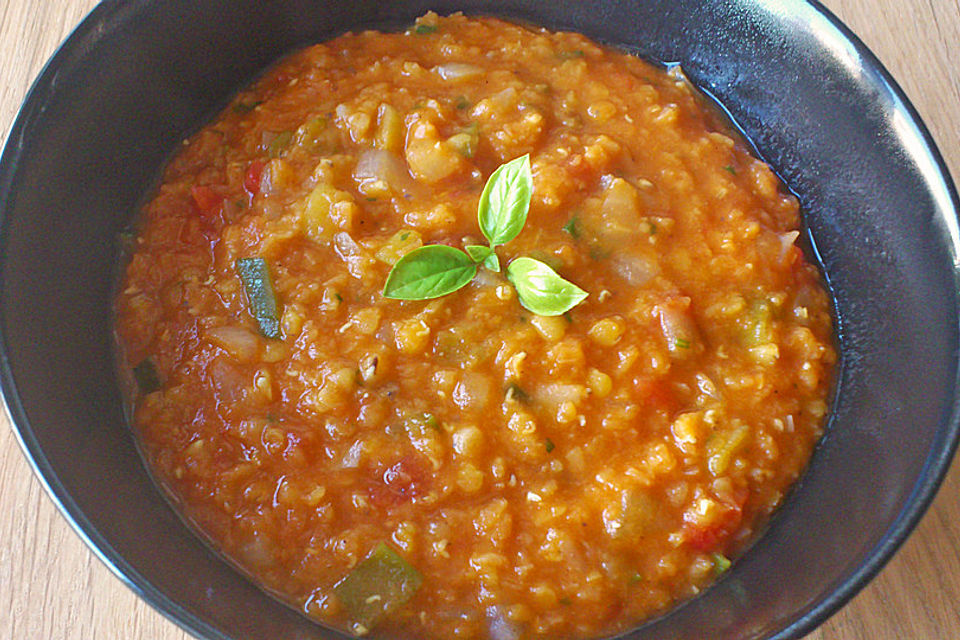 Ägyptische rote Linsensuppe