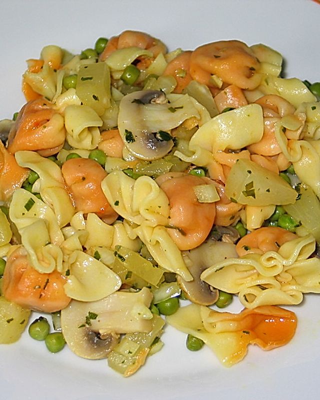 Tortellini - Ananas - Salat
