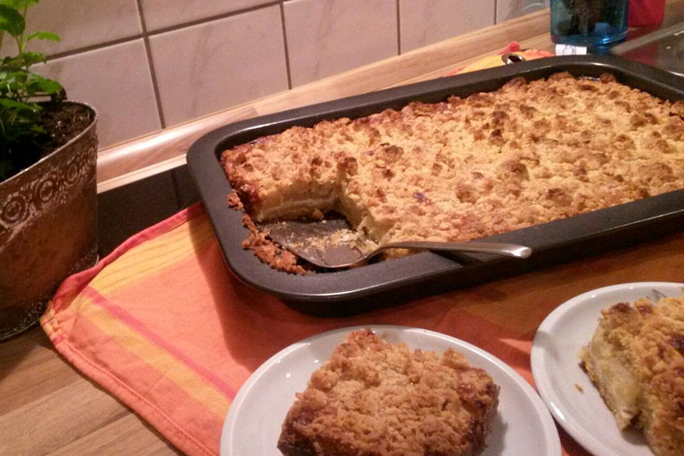 Rahmapfelkuchen mit Butterstreuseln