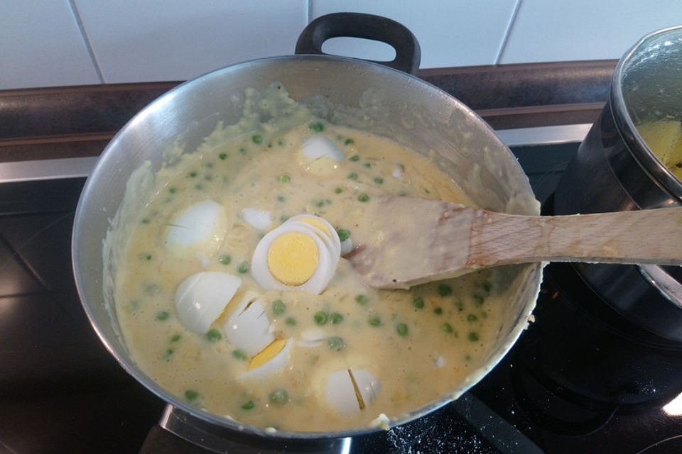 Eier-Ragout mit Erbsen