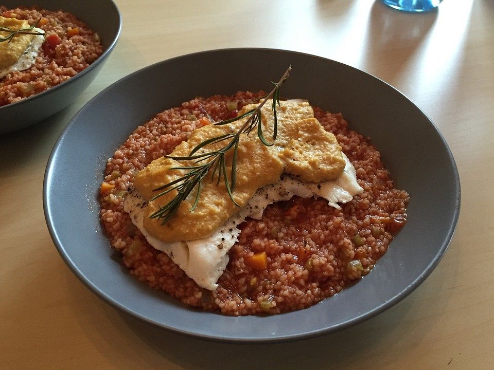 Dorsch Rückenfilet mit Waldkräutersenfkruste auf Tomaten ...