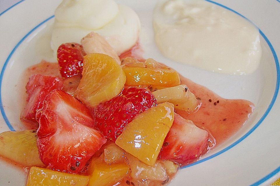 Obstsalat mit Eierlikör - Creme