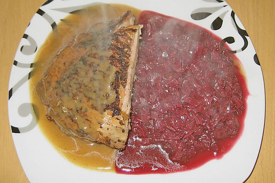 Putenoberkeule mit Spätzle und Rotkohl