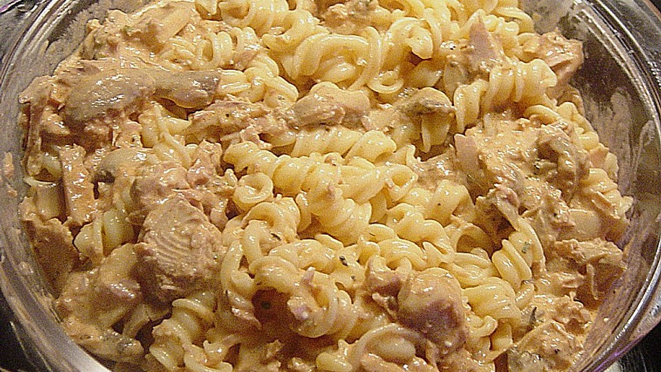 Nudel-Thunfisch-Auflauf mit Käse überbacken von Hexe372