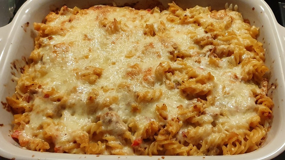 Nudel-Thunfisch-Auflauf mit Käse überbacken von Hexe372