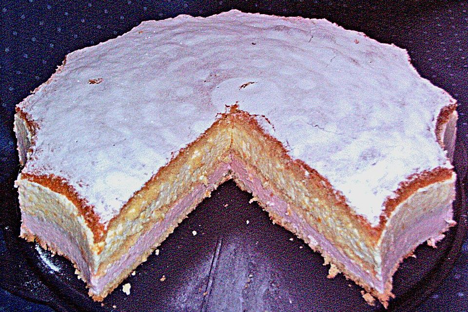 2 - farbige Käsesahnetorte