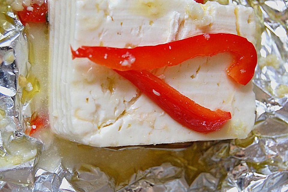 Gegrillter Feta- / Schafskäse mit Tomaten und Paprika