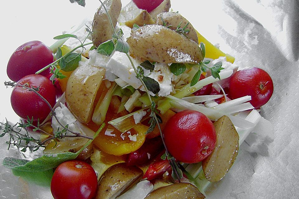 Gegrillter Feta- / Schafskäse mit Tomaten und Paprika