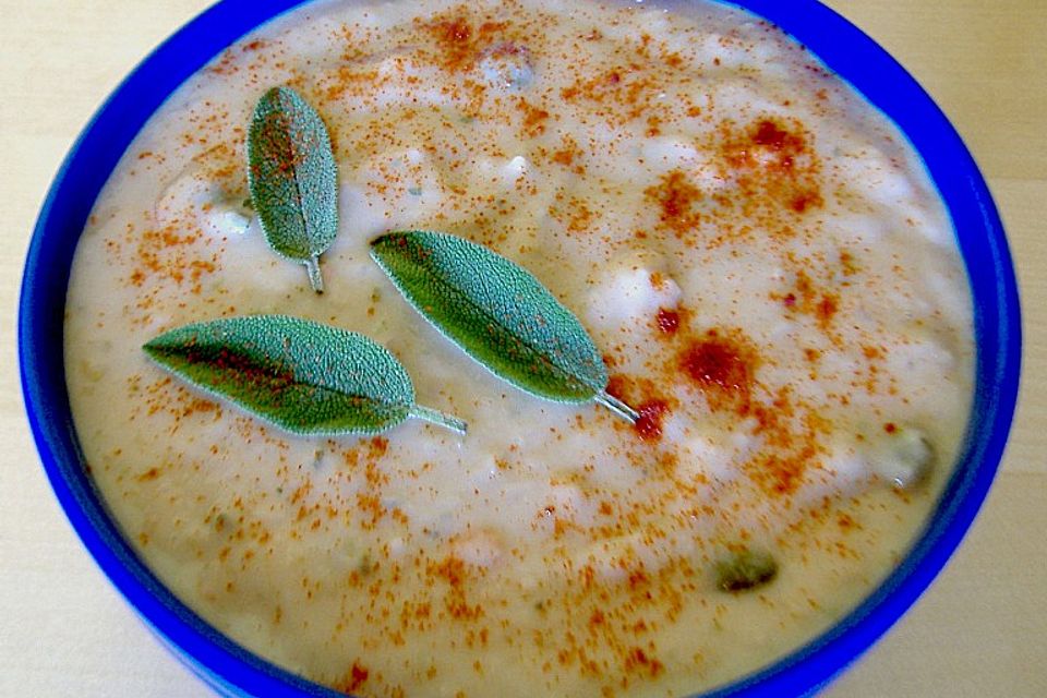 Dip aus getrockneten Tomaten, weißen Bohnen und Salbei