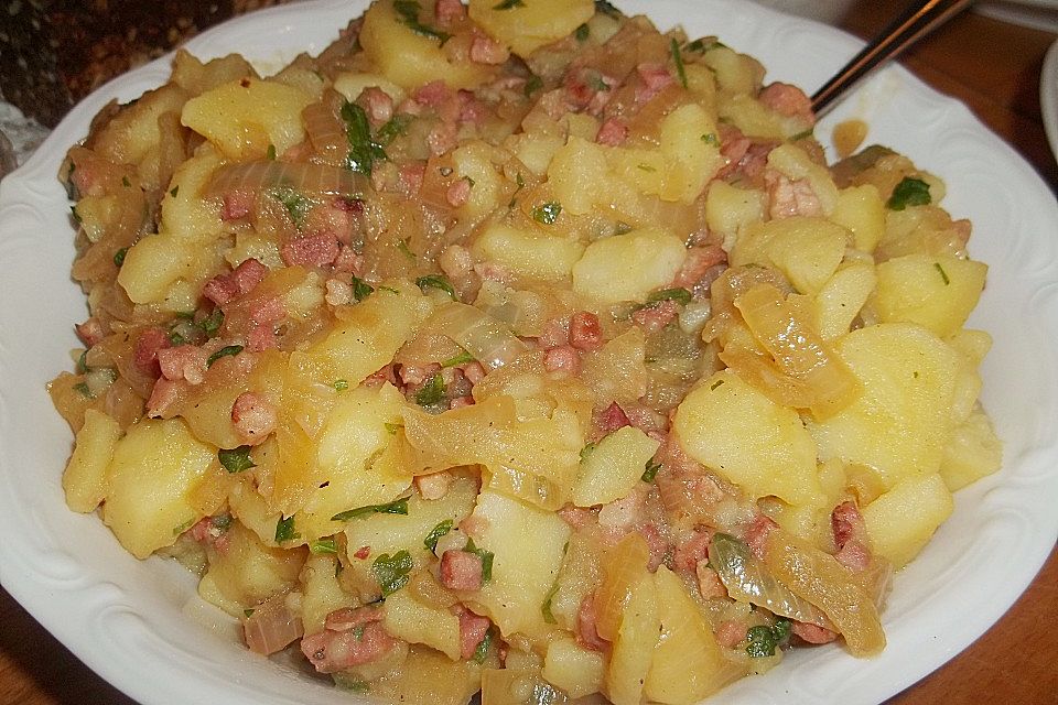 Warmer Kartoffelsalat mit Speck