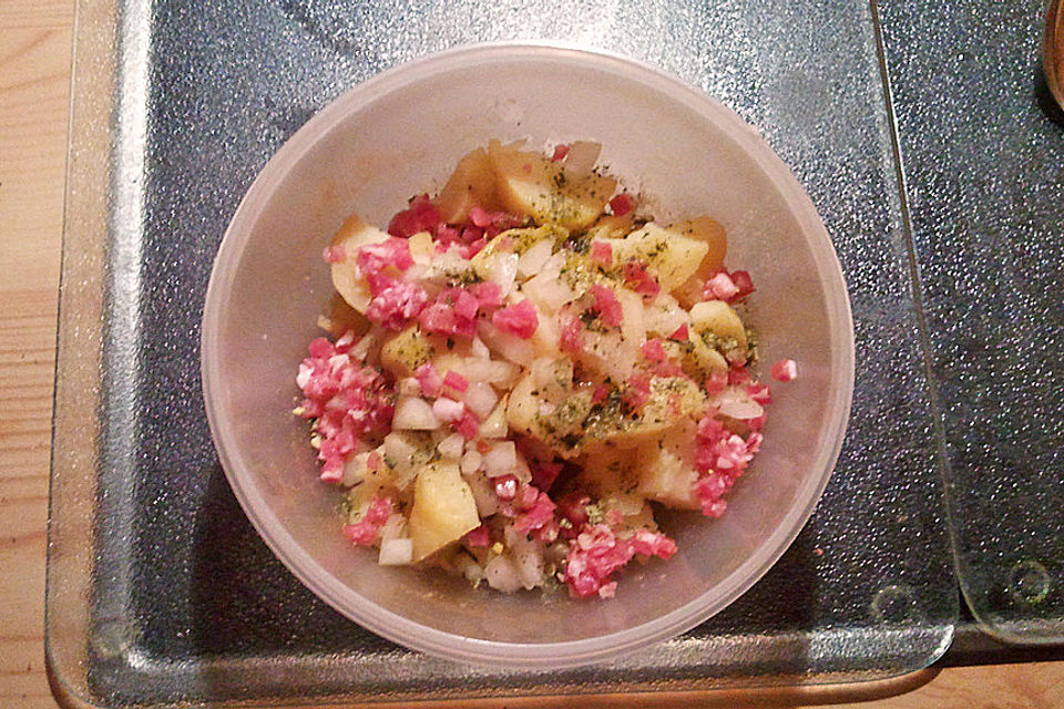 Warmer Kartoffelsalat mit Speck