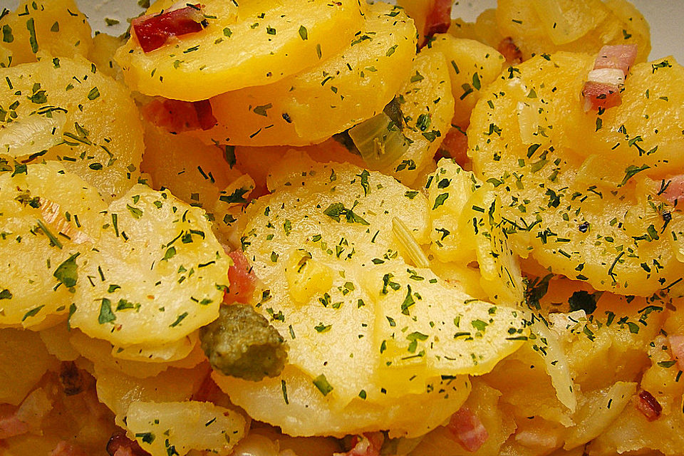 Warmer Kartoffelsalat mit Speck