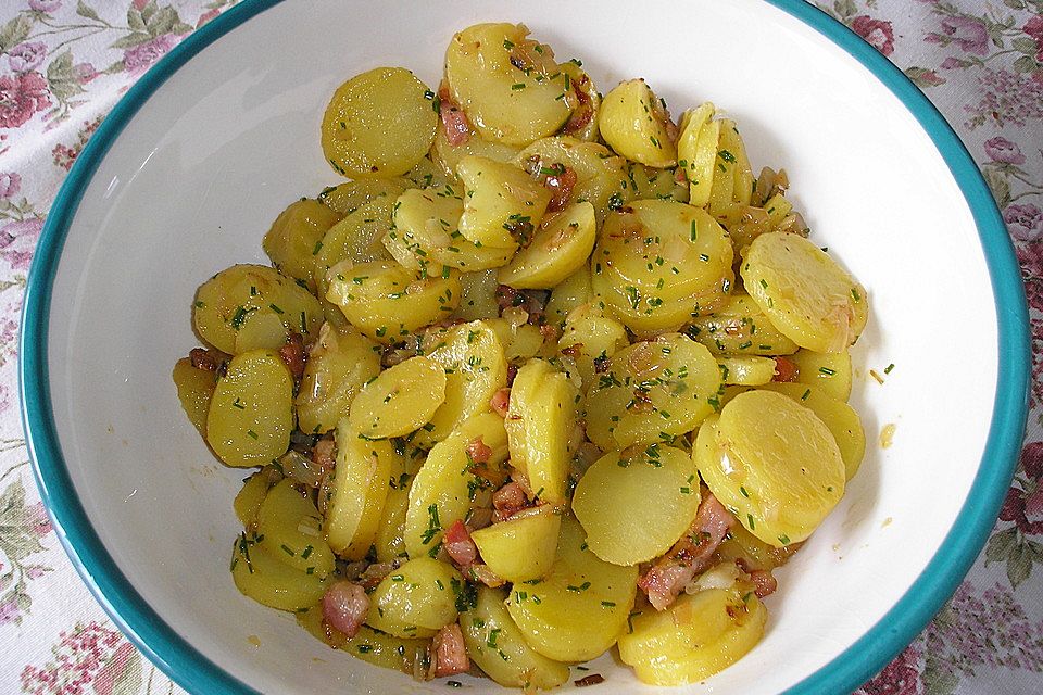 Warmer Kartoffelsalat mit Speck