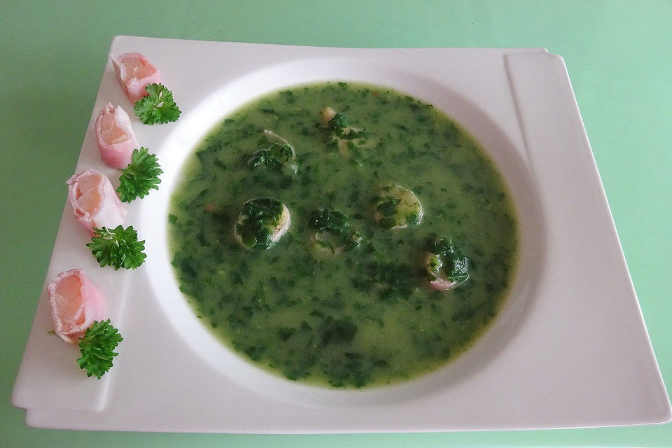 Spinatcremesuppe mit Schinken - Spargel - Röllchen