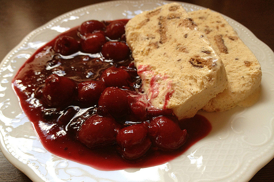 Gewürzspekulatius Parfait mit Schokoraspel