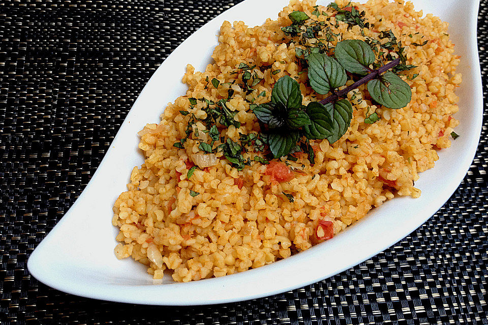 Bulgur mit Tomaten