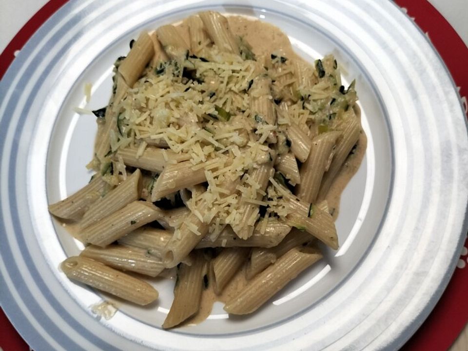 Zucchini - Sahne - Nudeln von schlumpfmama02| Chefkoch