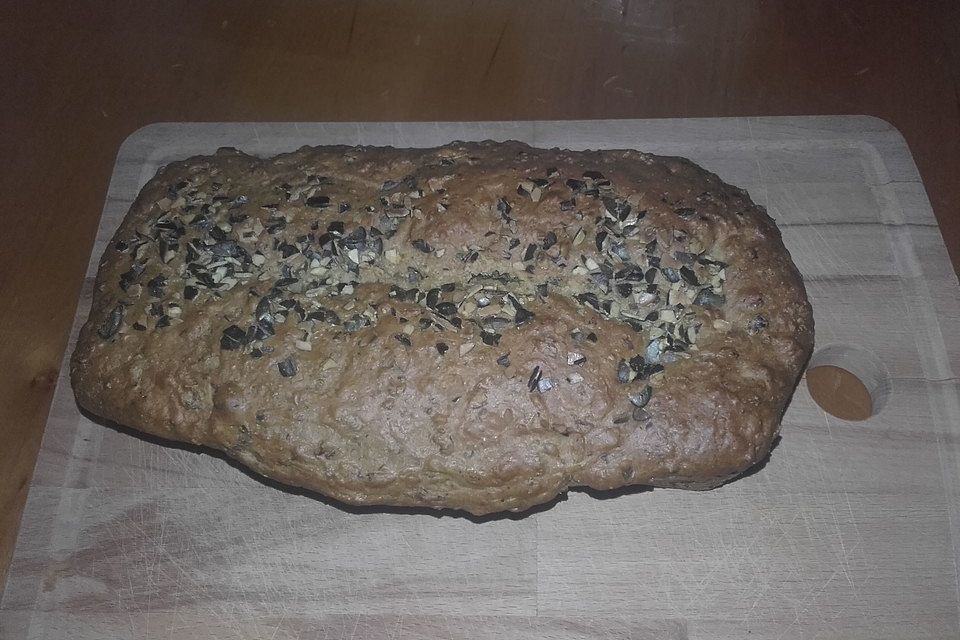 Steirisches Kürbiskern-Brot mit Kürbiskernöl