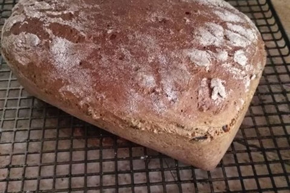 Steirisches Kürbiskern-Brot mit Kürbiskernöl