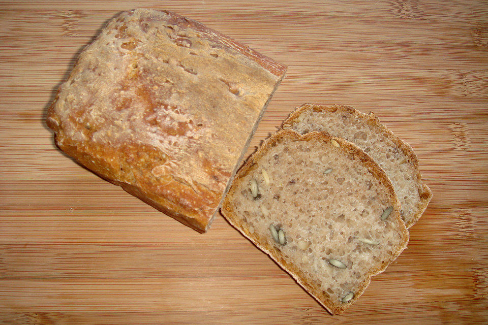 Steirisches Kürbiskern-Brot mit Kürbiskernöl