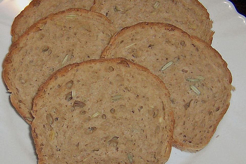 Steirisches Kürbiskern-Brot mit Kürbiskernöl