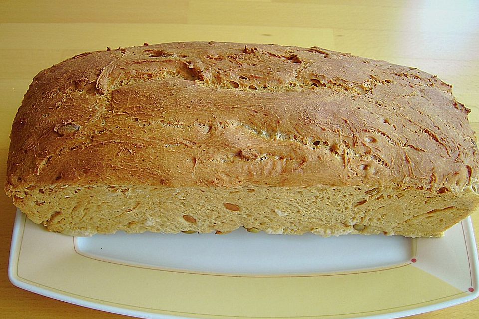 Steirisches Kürbiskern-Brot mit Kürbiskernöl