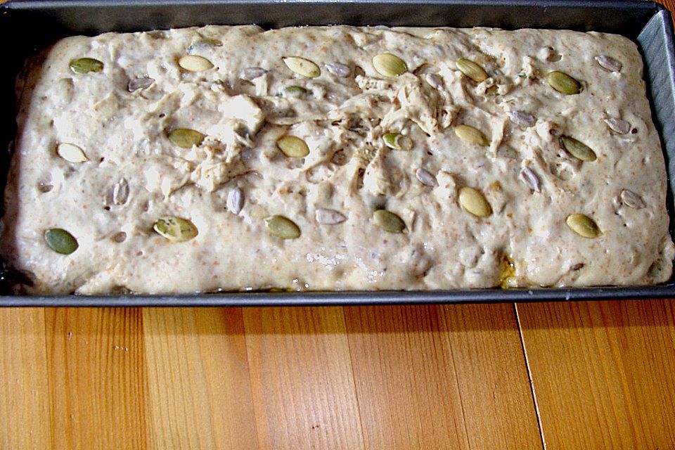 Steirisches Kürbiskern-Brot mit Kürbiskernöl