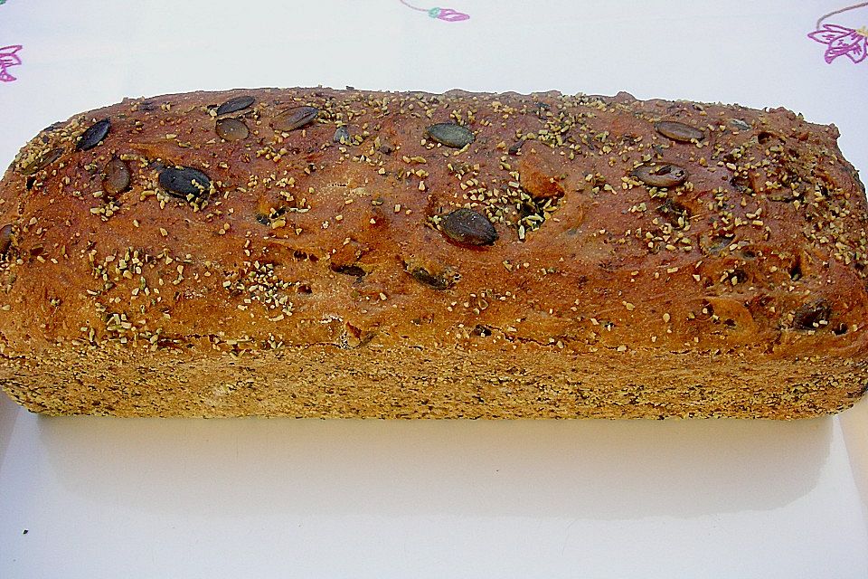 Steirisches Kürbiskern-Brot mit Kürbiskernöl