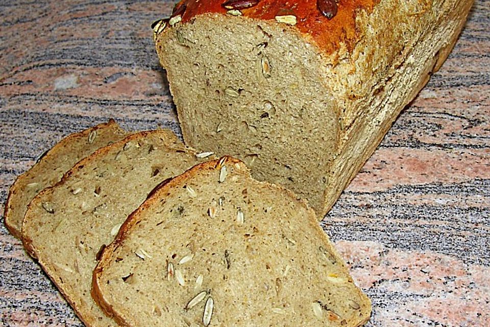 Steirisches Kürbiskern-Brot mit Kürbiskernöl