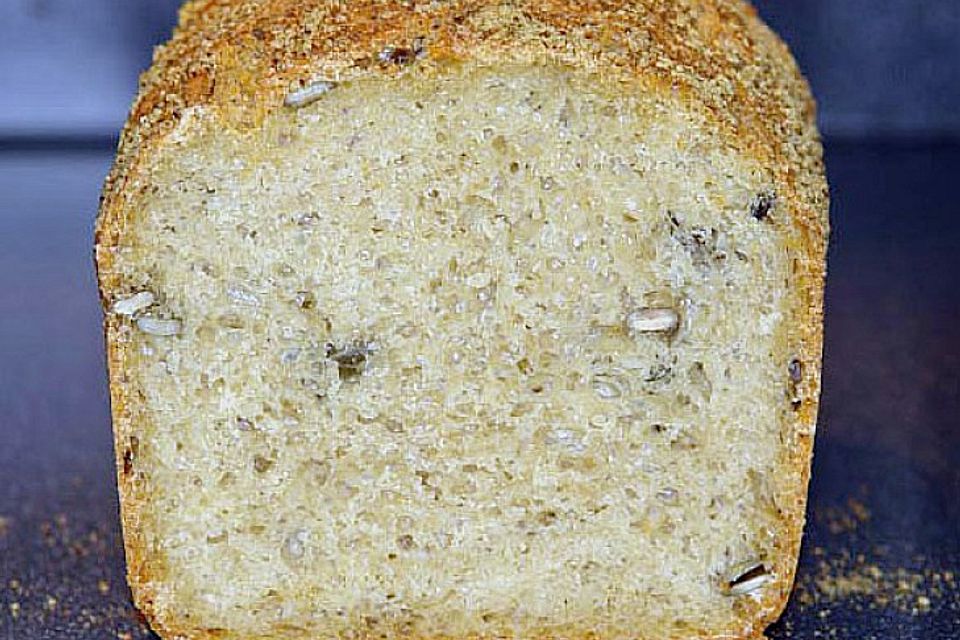 Steirisches Kürbiskern-Brot mit Kürbiskernöl