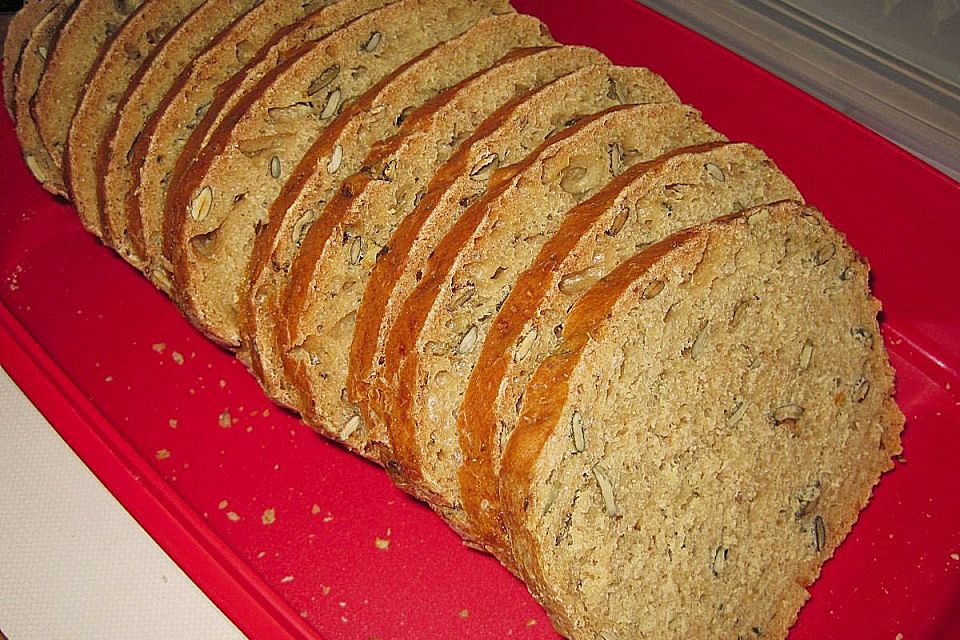 Steirisches Kürbiskern-Brot mit Kürbiskernöl