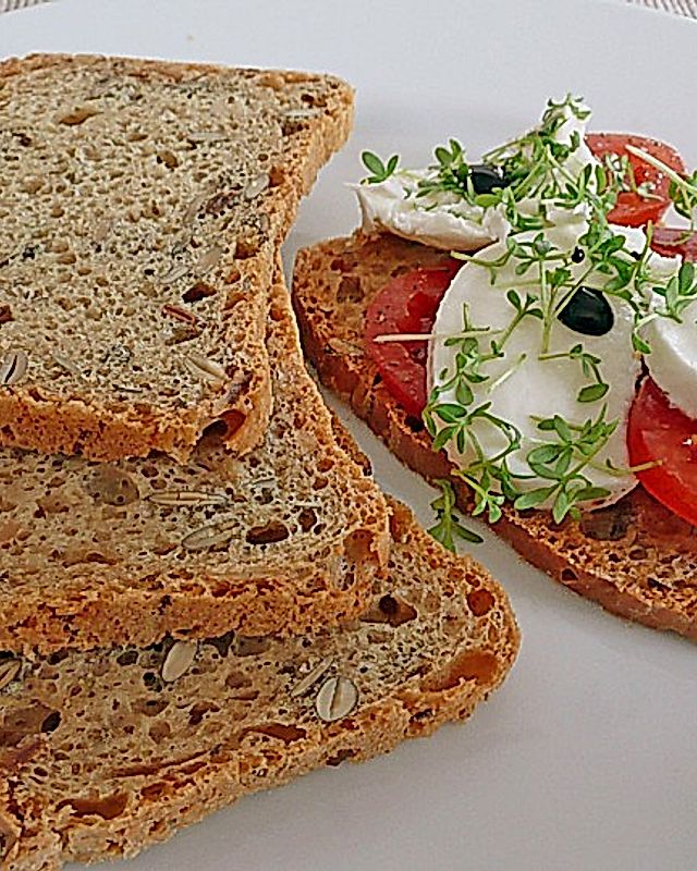 Steirisches Kürbiskern-Brot mit Kürbiskernöl