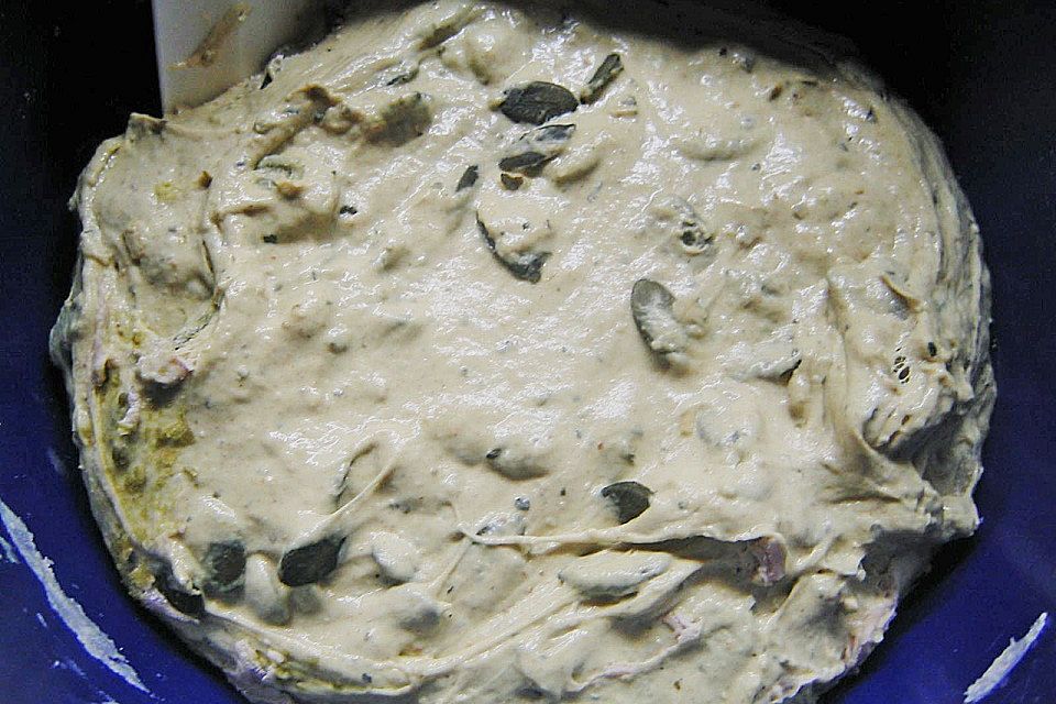 Steirisches Kürbiskern-Brot mit Kürbiskernöl