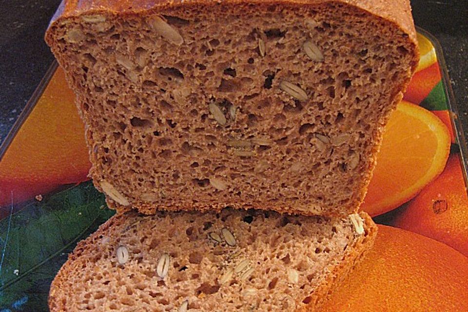 Steirisches Kürbiskern-Brot mit Kürbiskernöl