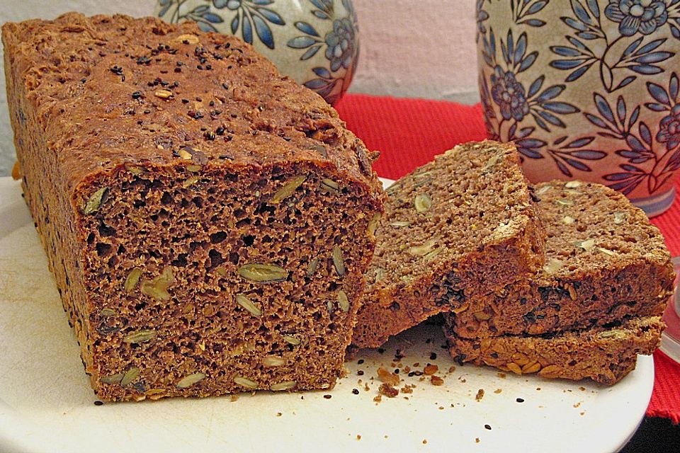 Steirisches Kürbiskern-Brot mit Kürbiskernöl