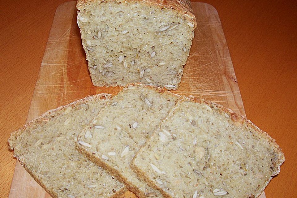 Steirisches Kürbiskern-Brot mit Kürbiskernöl