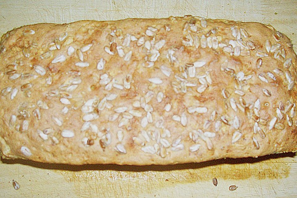 Steirisches Kürbiskern-Brot mit Kürbiskernöl