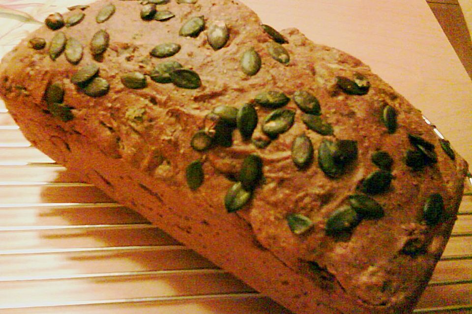 Steirisches Kürbiskern-Brot mit Kürbiskernöl