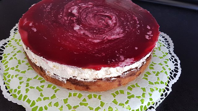 Nutellakuchen mit Quark und Kirschen von lonchen Nutellakuchen mit Quark und Kirschen von lonchen