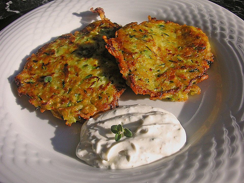 Zucchini - Kartoffelpuffer von Xapor | Chefkoch Zucchini - Kartoffelpuffer von Xapor | Chefkoch