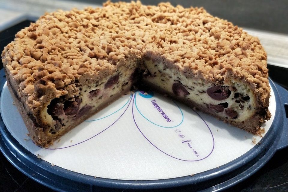 Schoko - Streuselkuchen mit Vanille - Kirschfüllung