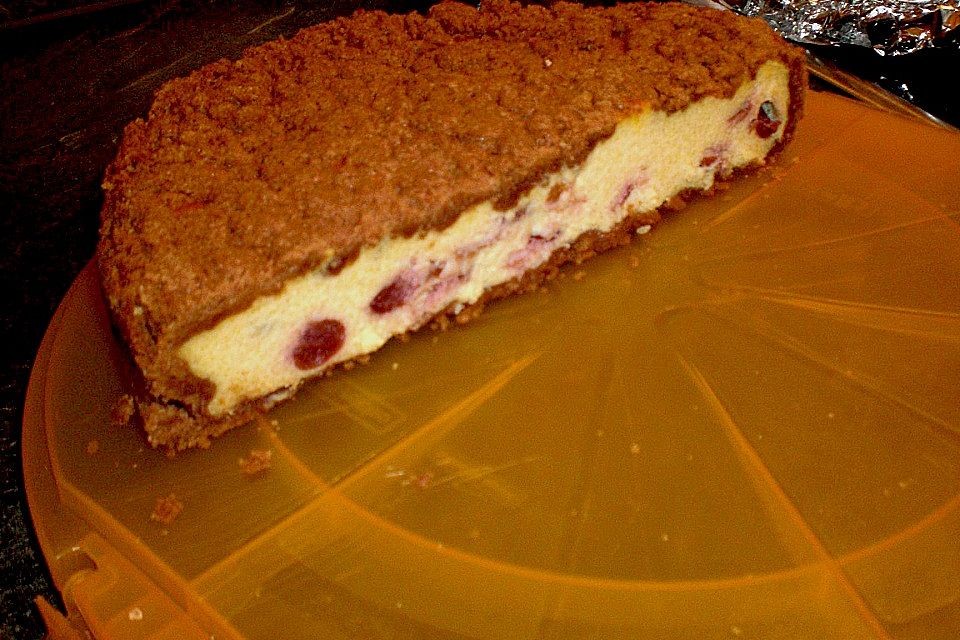 Schoko - Streuselkuchen mit Vanille - Kirschfüllung