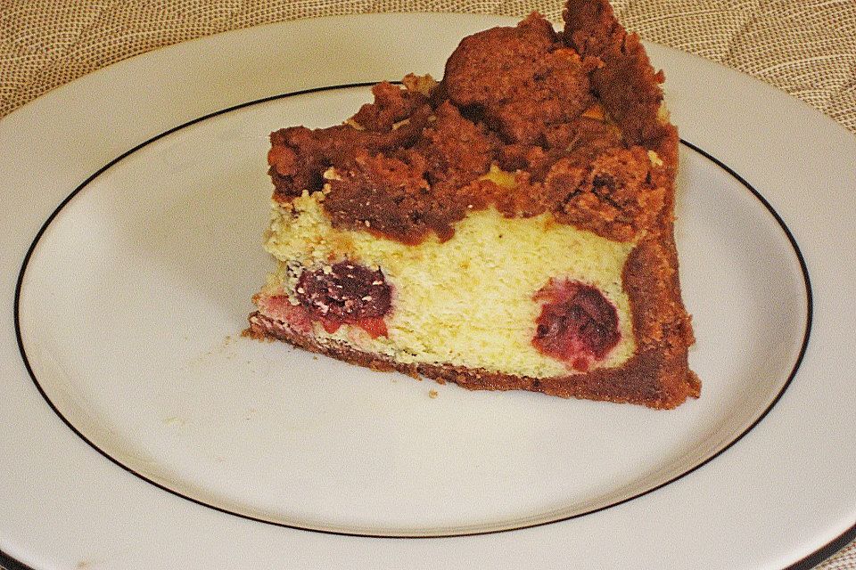 Schoko - Streuselkuchen mit Vanille - Kirschfüllung