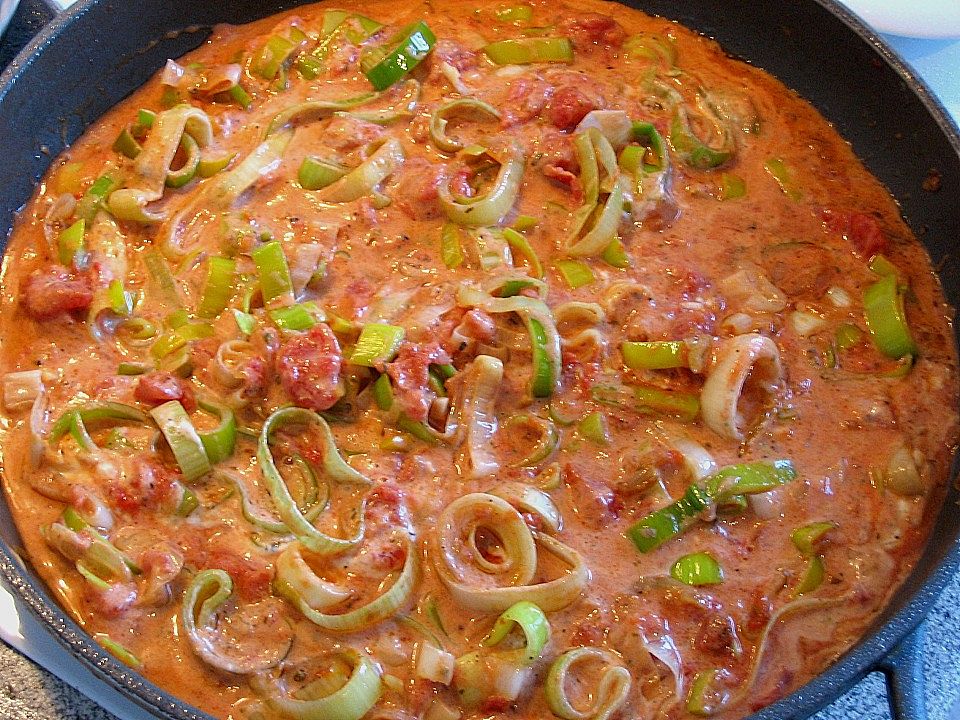 Gebackenes Schweinefilet mit Tomaten - Zwiebelsoße von SnakeBite| Chefkoch